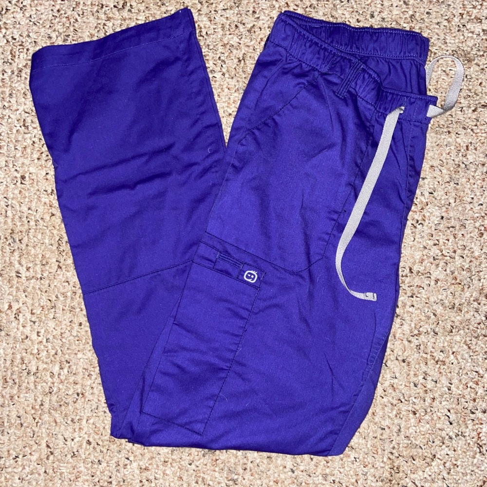 Brand new WonderWink scrubs, never worn, straight leg.